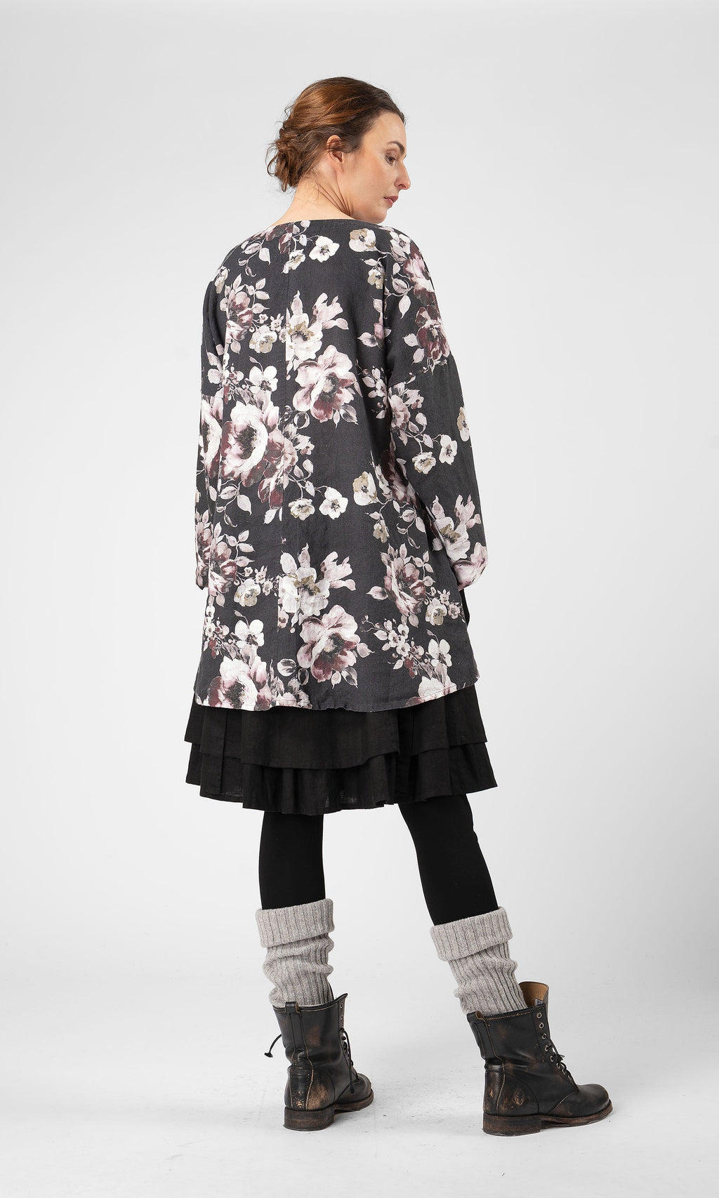 Linnetunika med snedknäppning och a-form