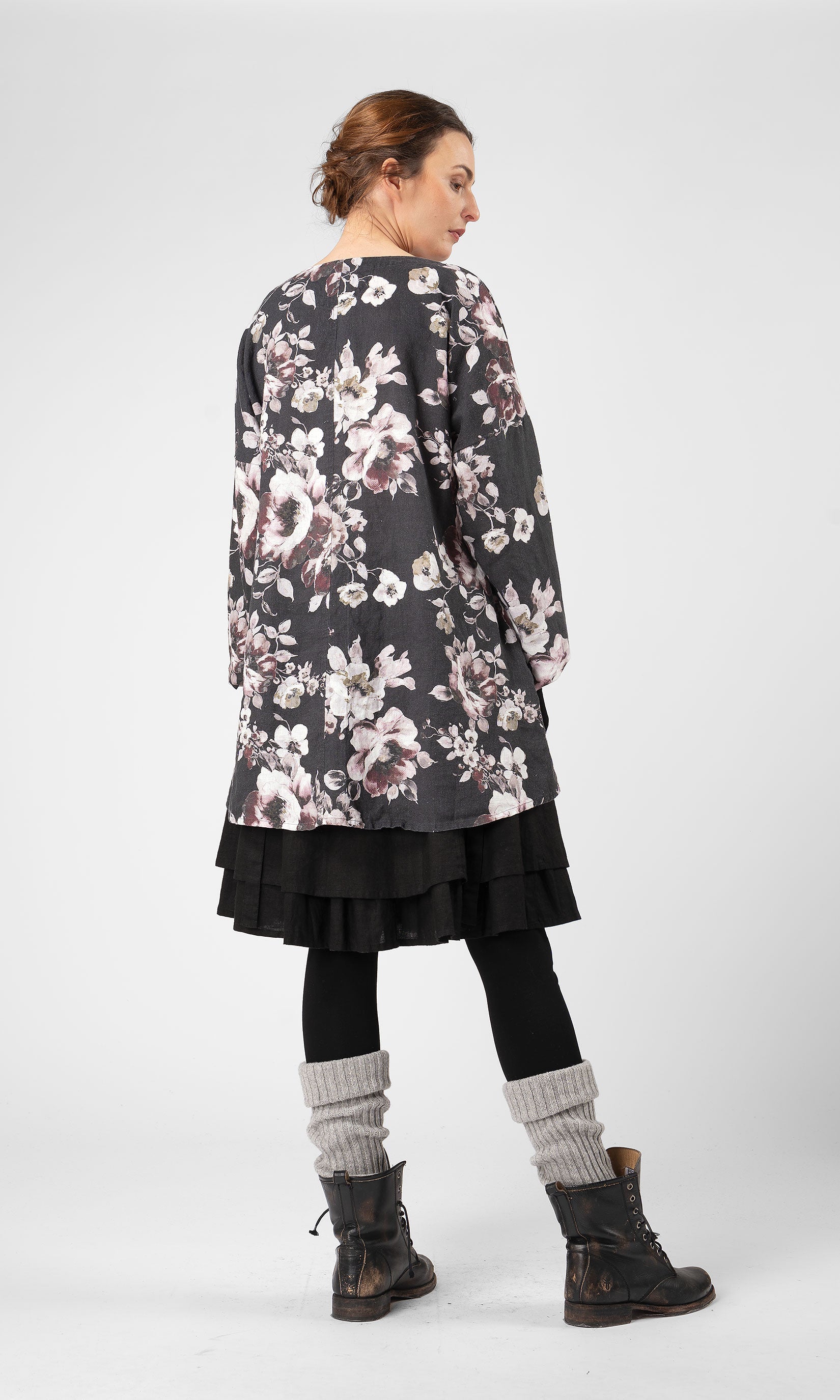 Linnetunika med snedknäppning och a-form