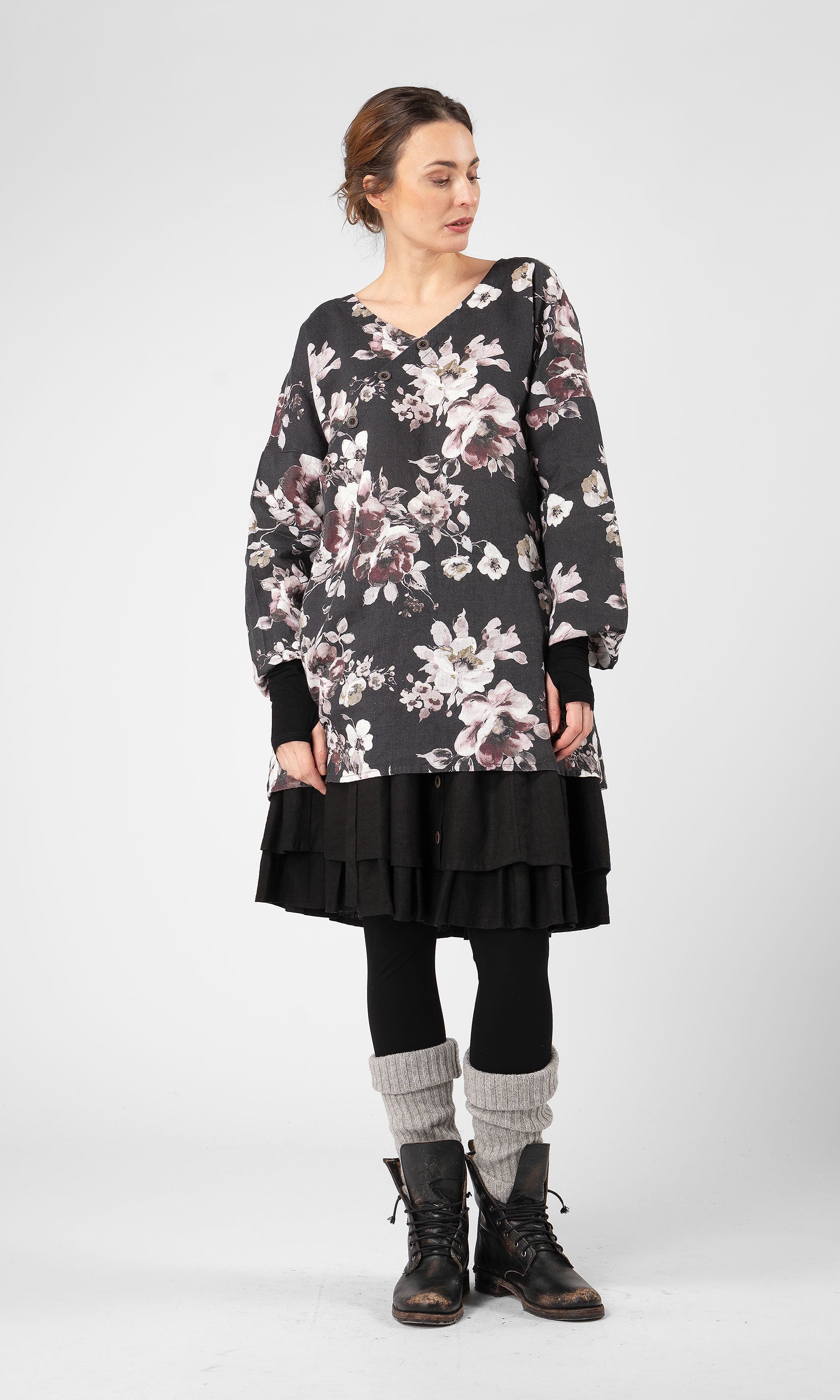 Linnetunika med snedknäppning och a-form