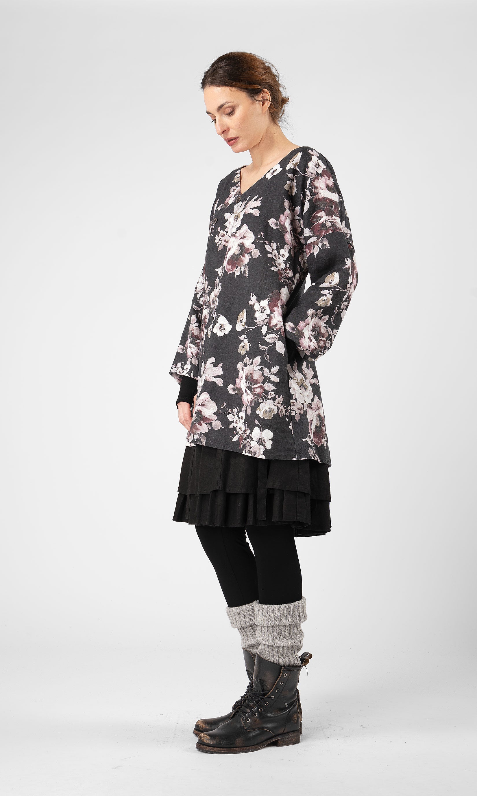 Linnetunika med snedknäppning och a-form