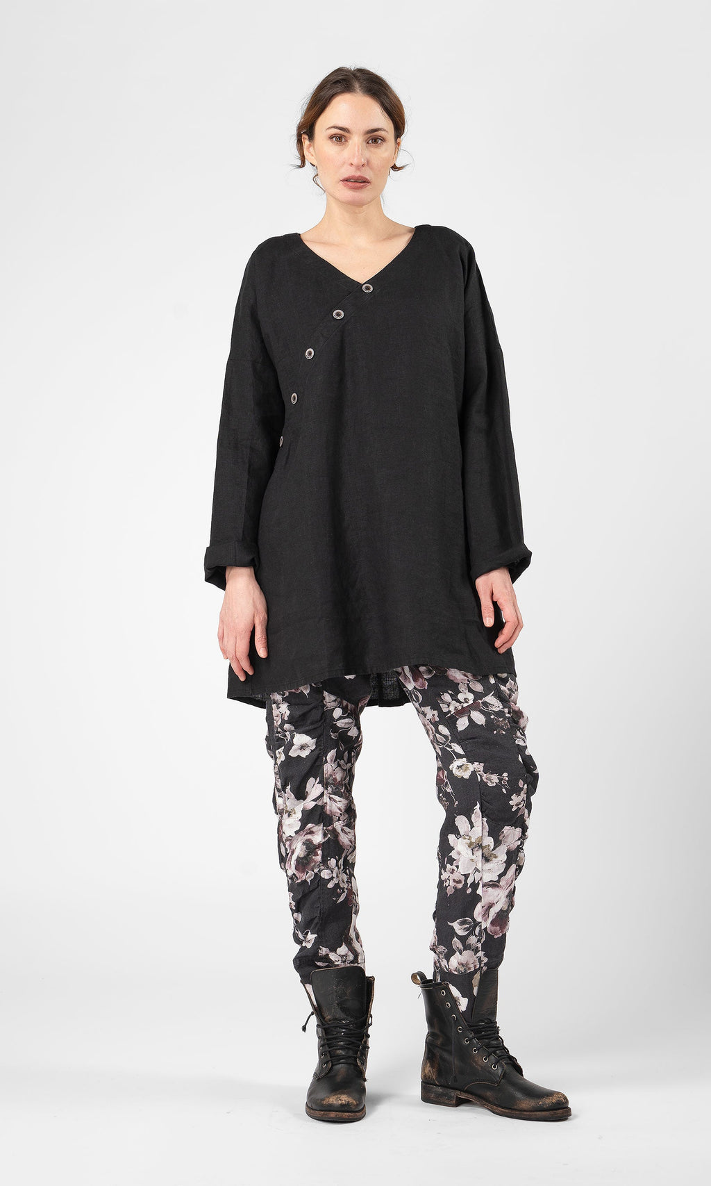 Linnetunika med snedknäppning och a-form