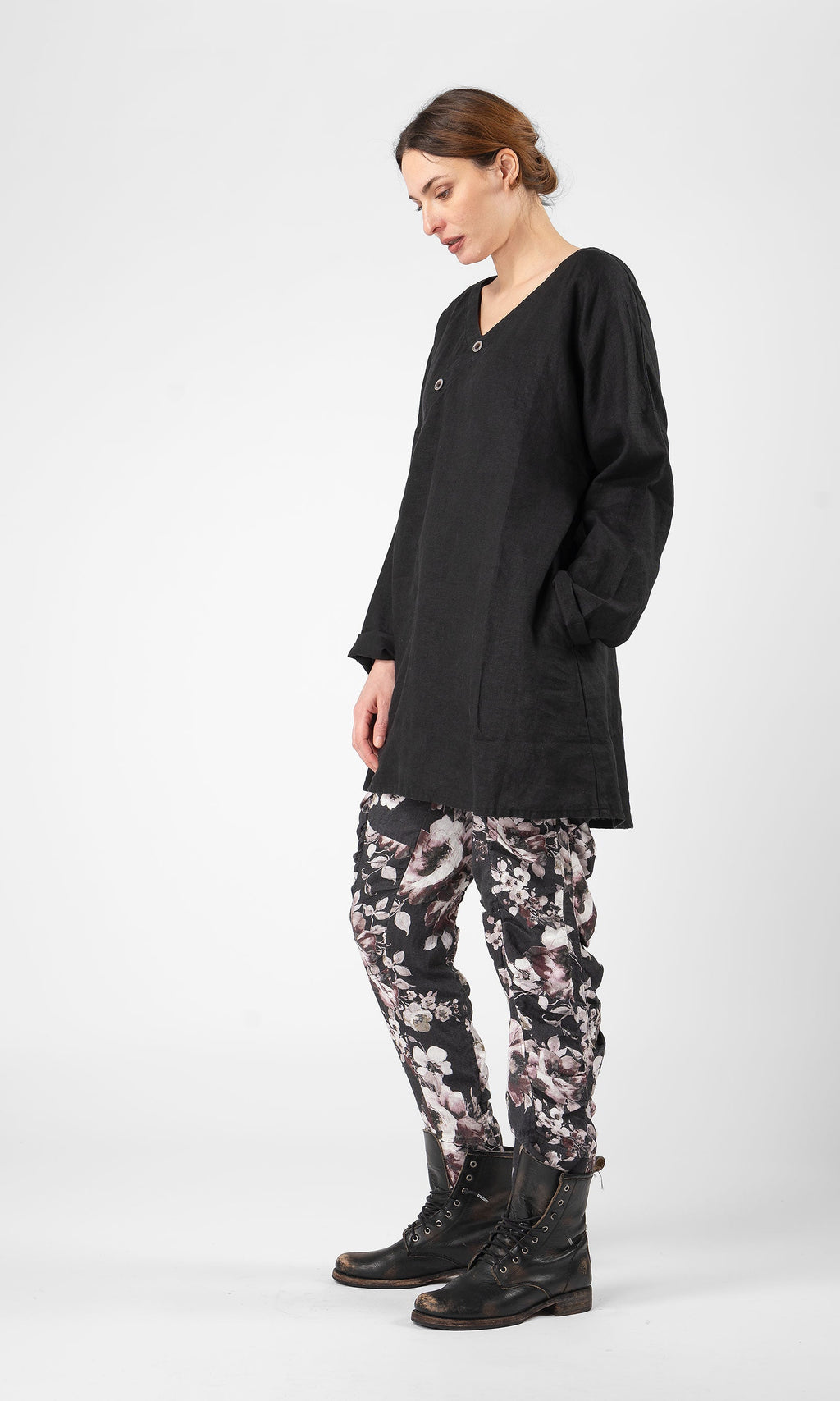 Linnetunika med snedknäppning och a-form