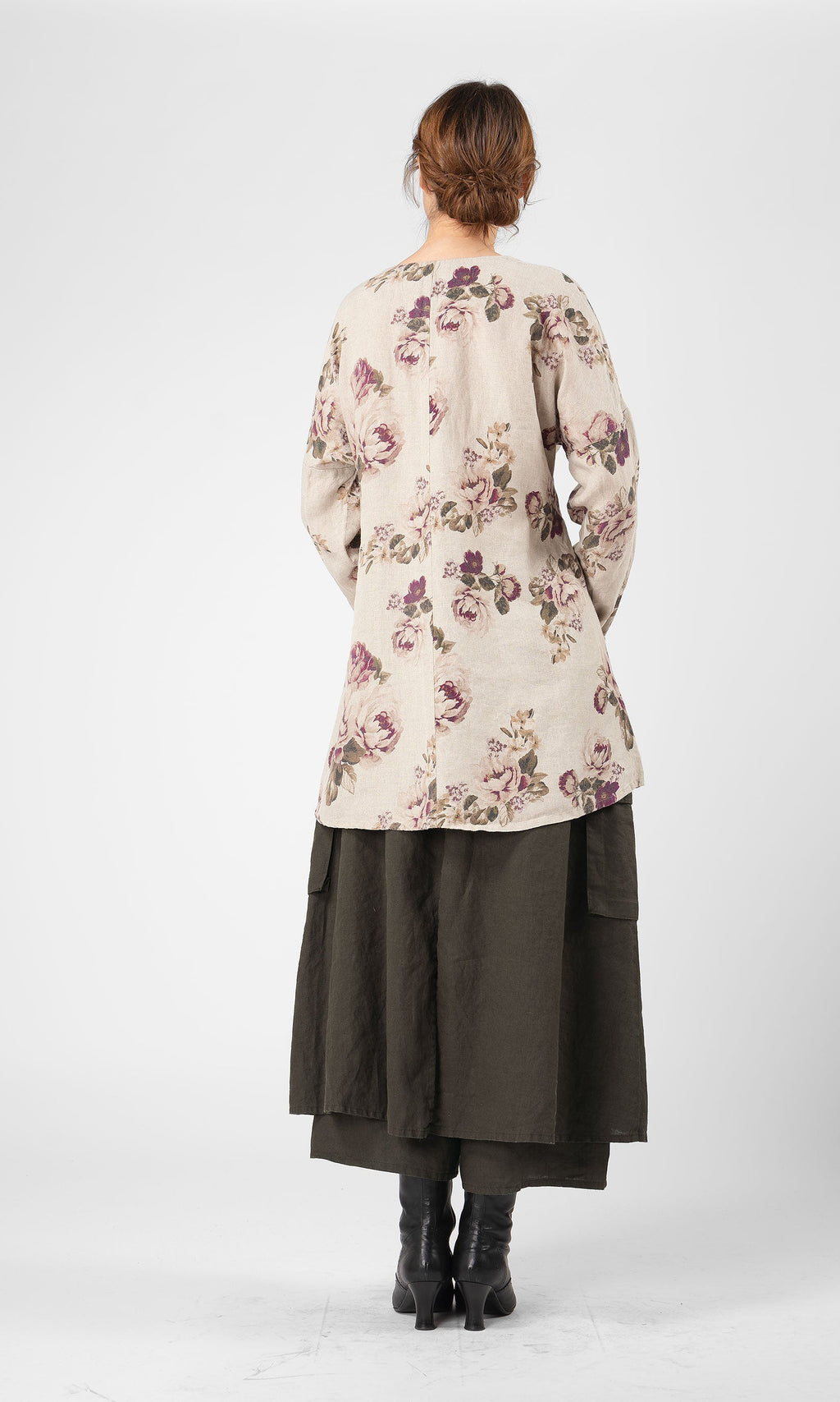 Linnetunika med snedknäppning och a-form