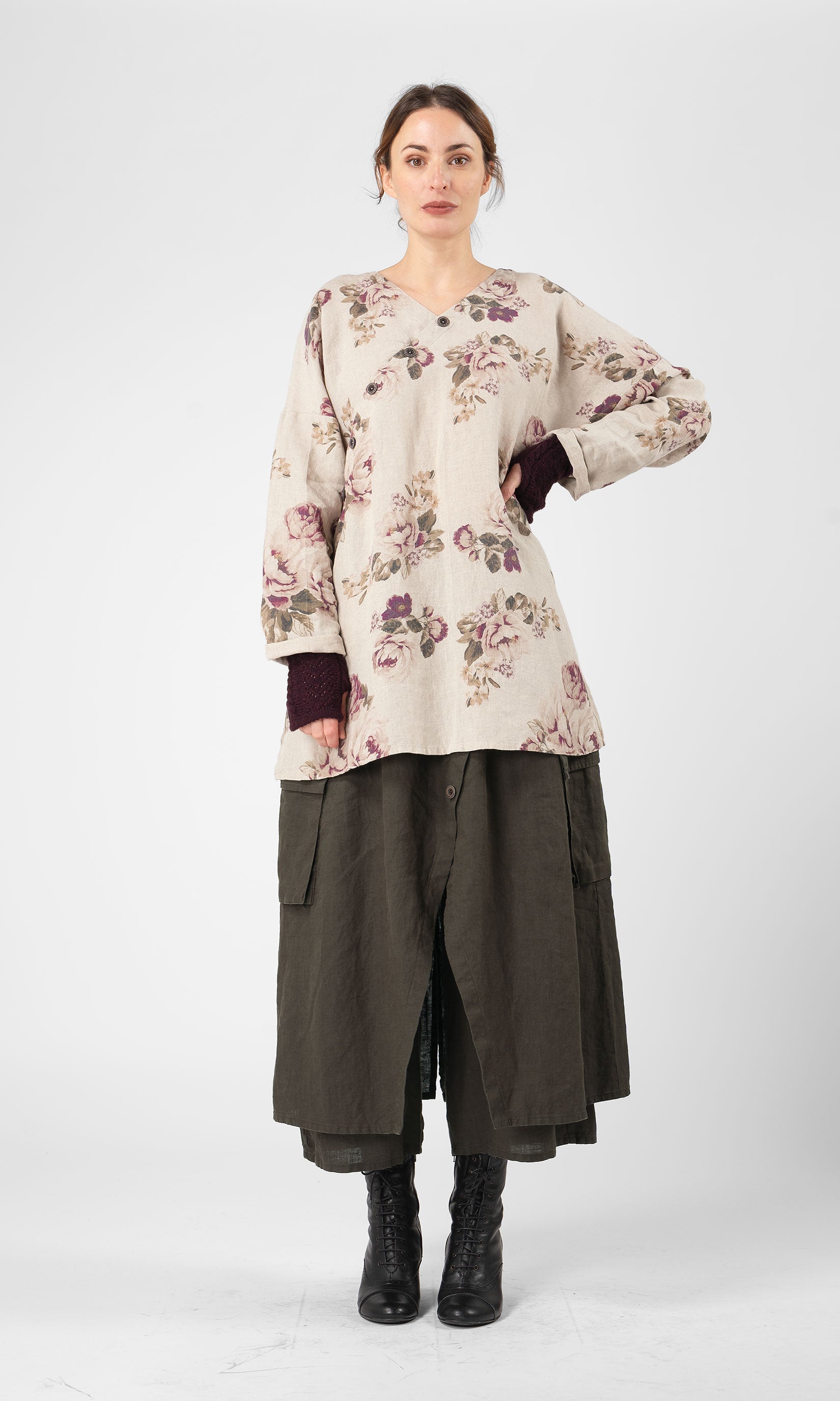 Linnetunika med snedknäppning och a-form