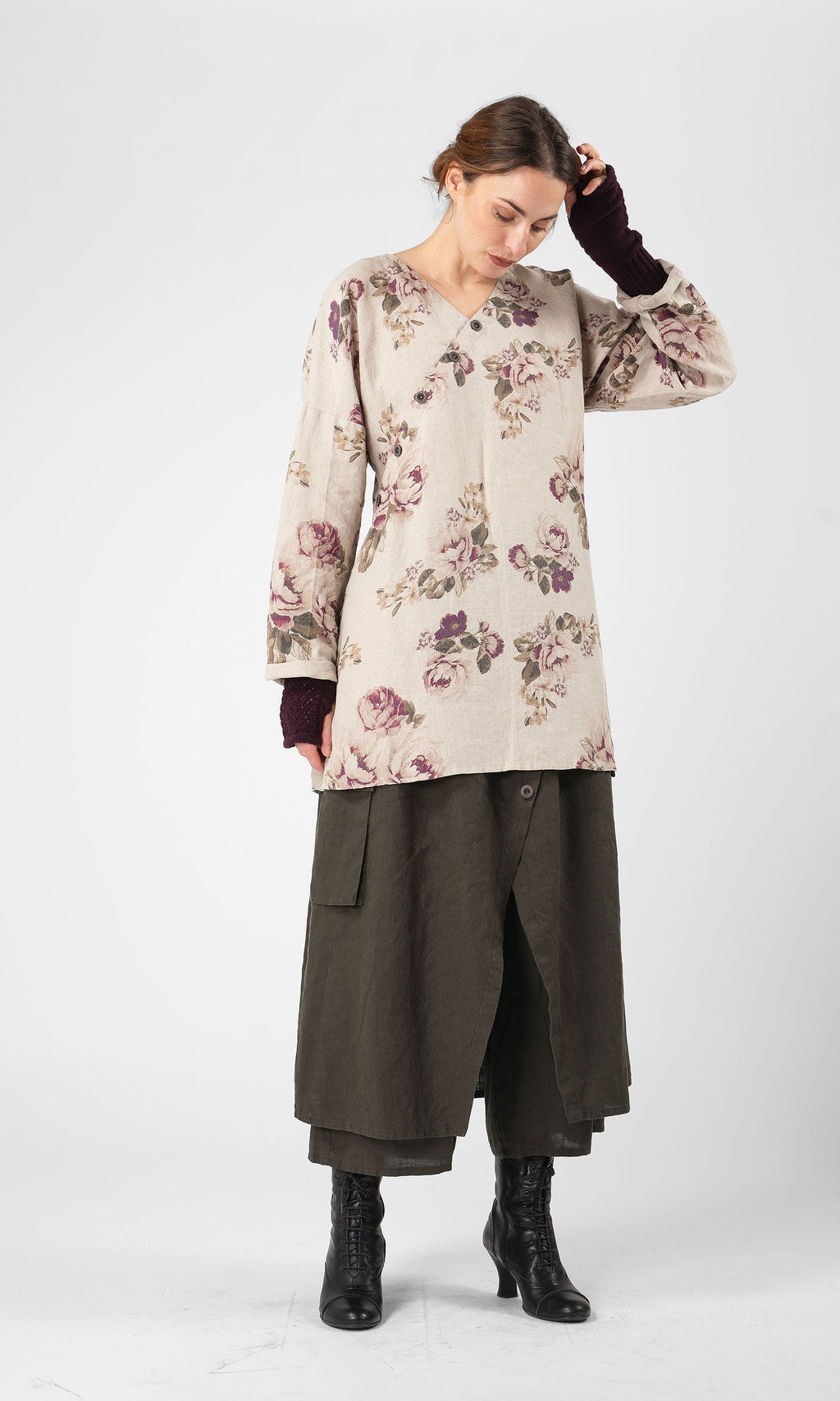 Linnetunika med snedknäppning och a-form