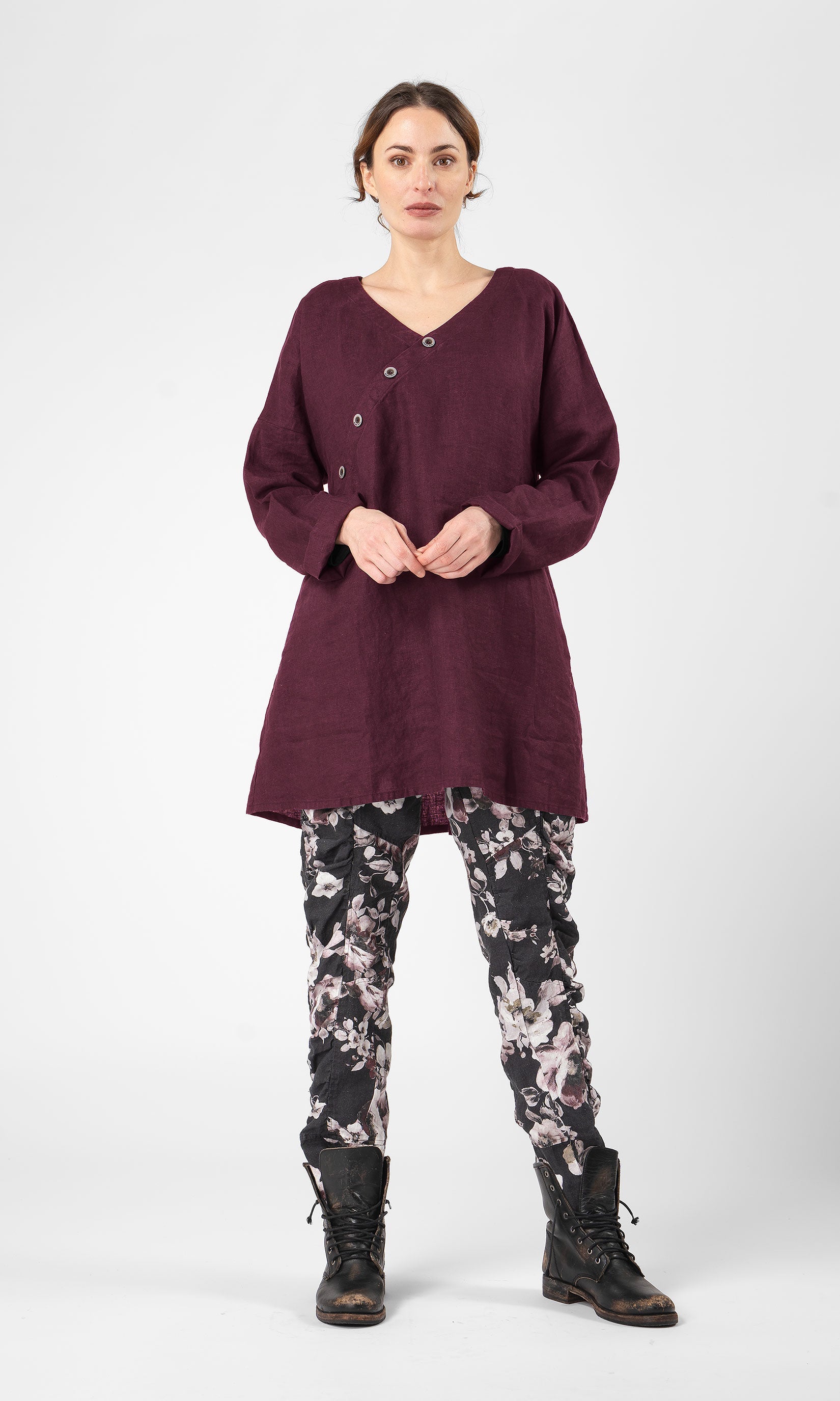 Linnetunika med snedknäppning och a-form