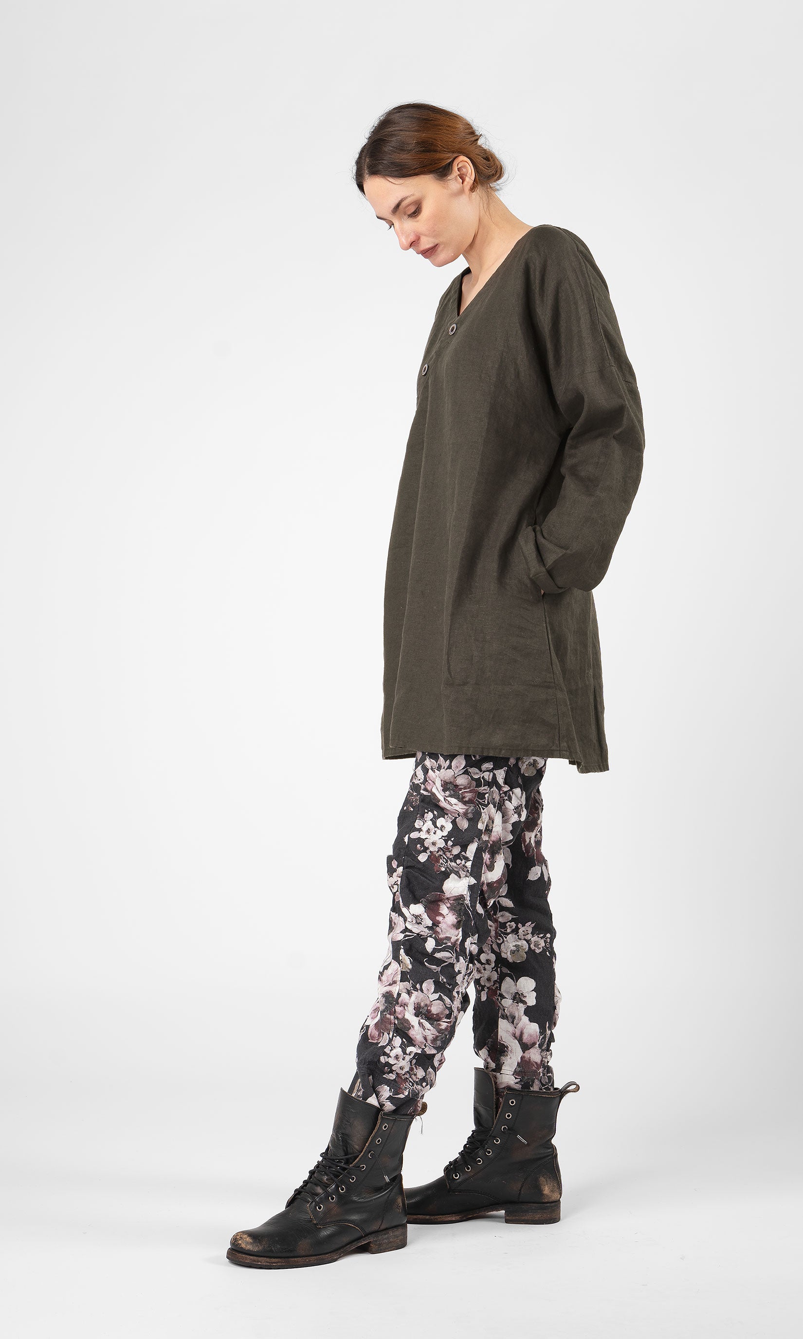 Linnetunika med snedknäppning och a-form