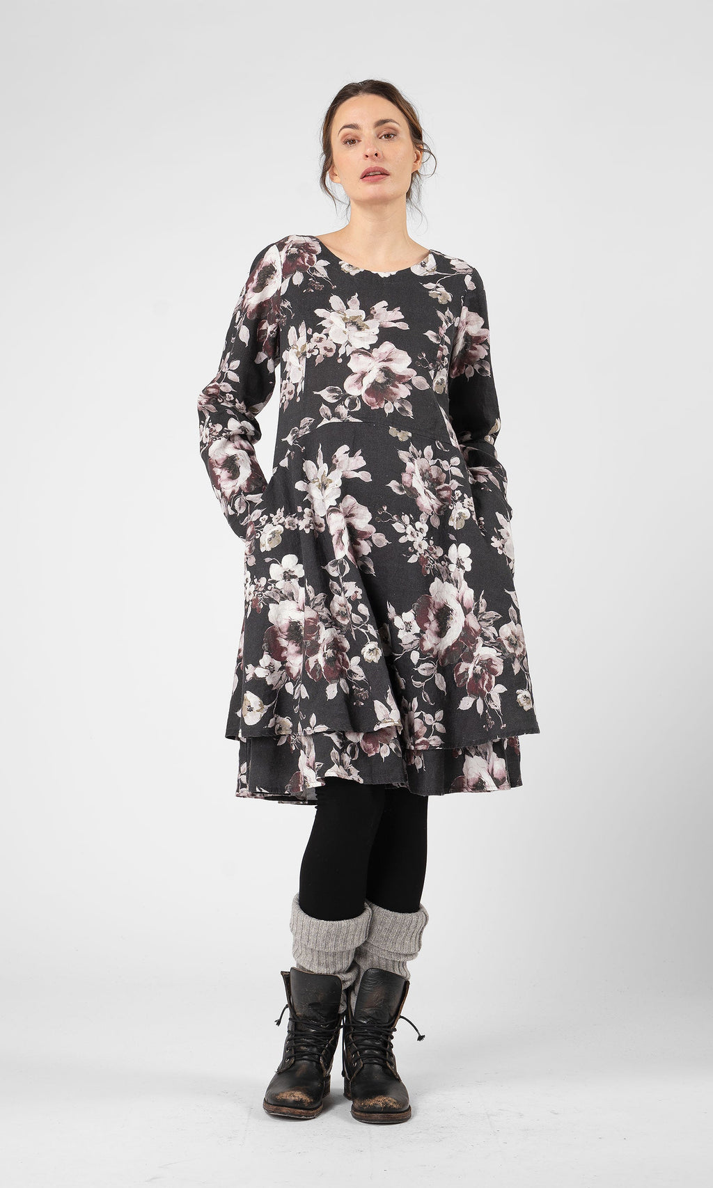 Linneklänning med dubbla kjolar