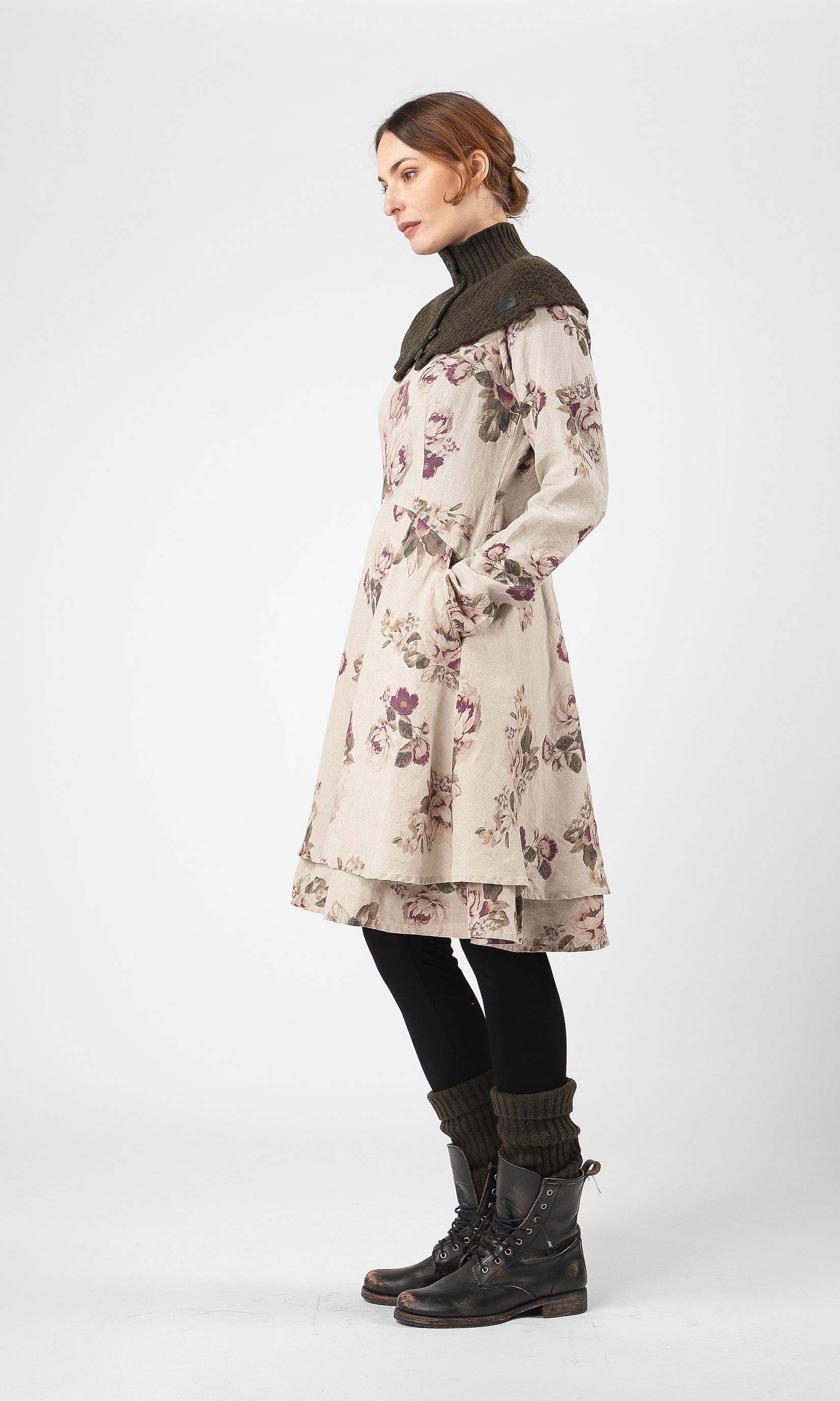 Linneklänning med dubbla kjolar